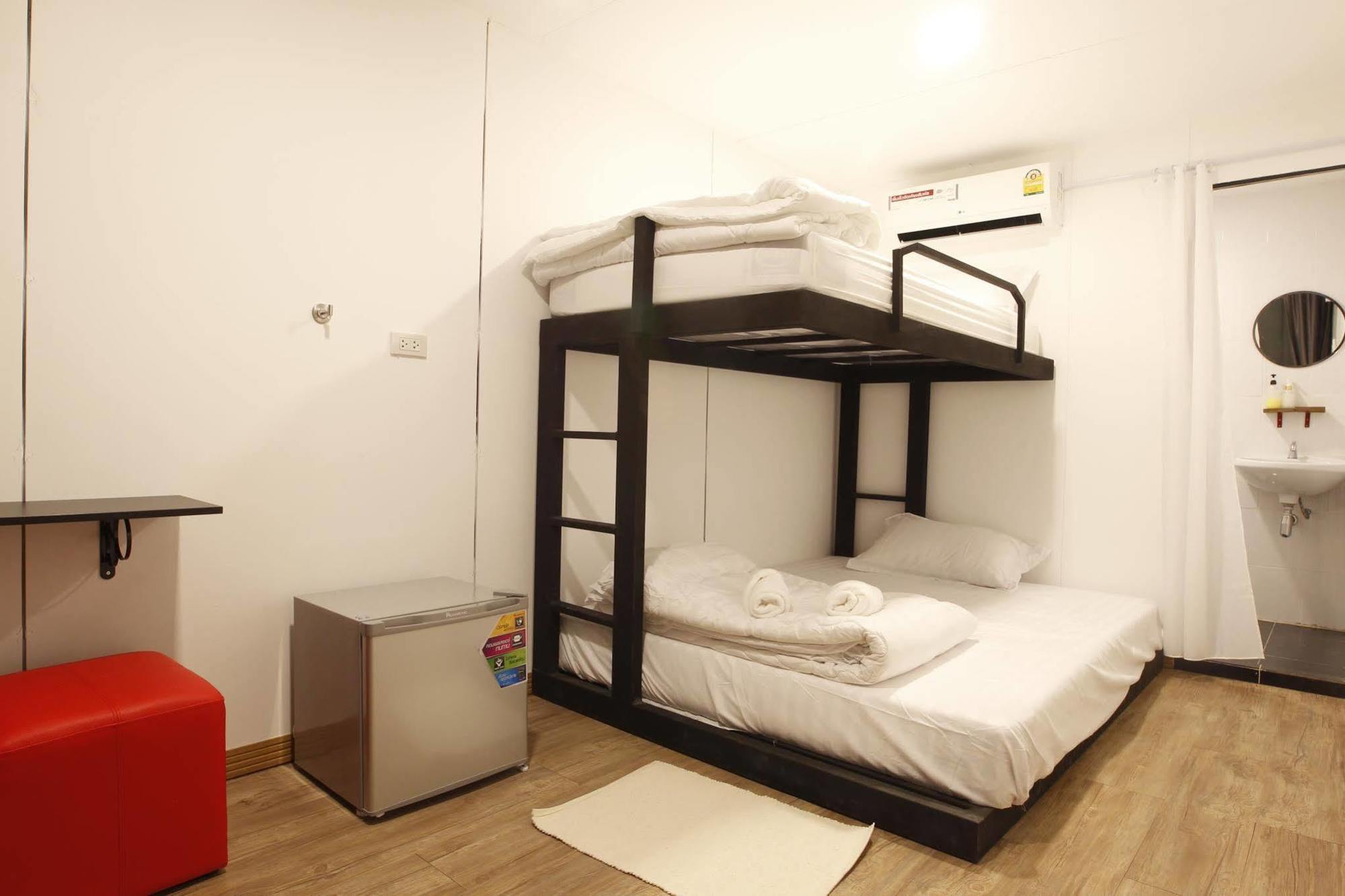 Hotel Oyo 673 Sleep Box 2*